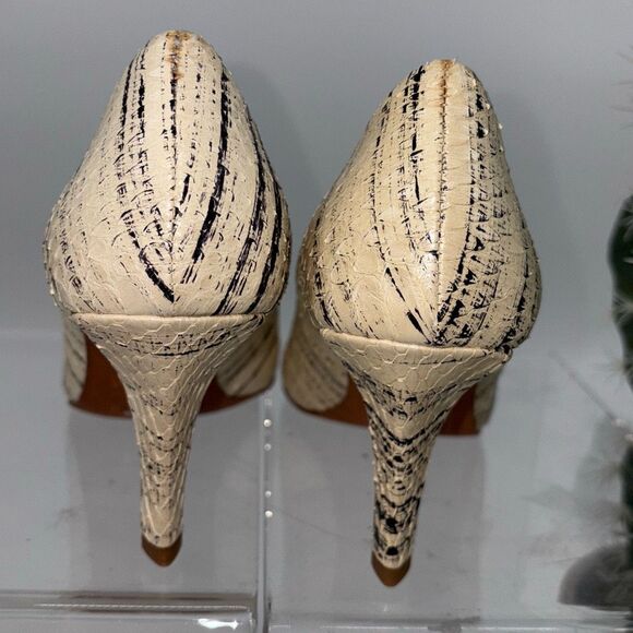 Theory Leather City Pump Pointed Toe Kitten Heel Cream‎ Black 37/6.5 - Picture 3 of 14